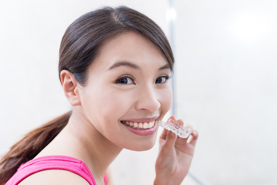 Invisalign Clear Aligners for Busy Professionals: Discreet and Convenient